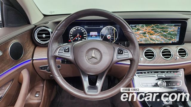 Mercedes-Benz E-Class E300 4MATIC Exclusive