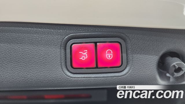 Mercedes-Benz E-Class E300 4MATIC Exclusive