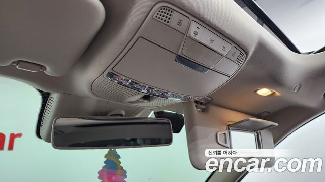 Mercedes-Benz E-Class E300 4MATIC Exclusive