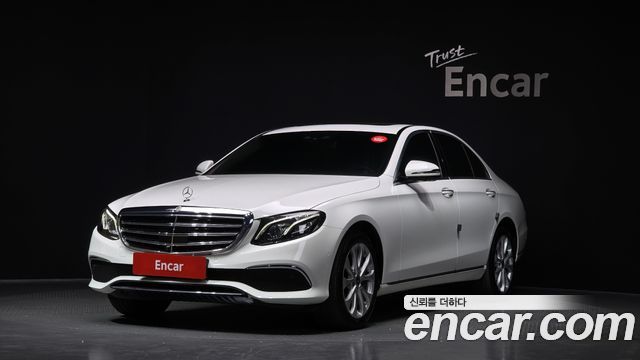 Mercedes-Benz E-Class E300 4MATIC Exclusive