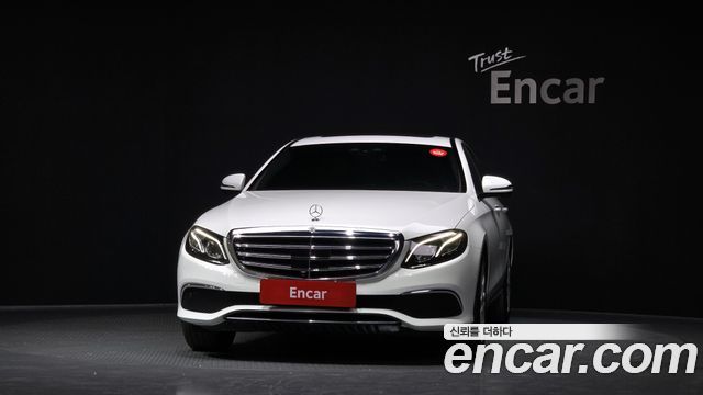 Mercedes-Benz E-Class E300 4MATIC Exclusive