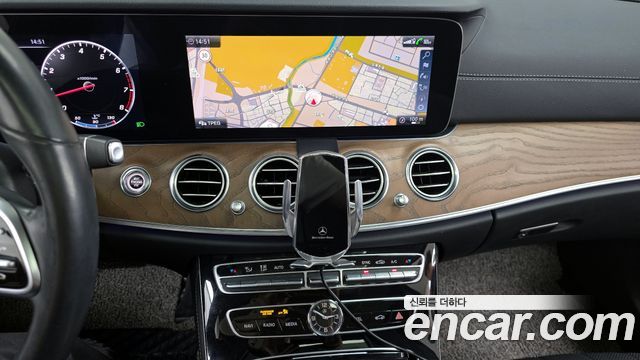 Mercedes-Benz E-Class E300 4MATIC Exclusive
