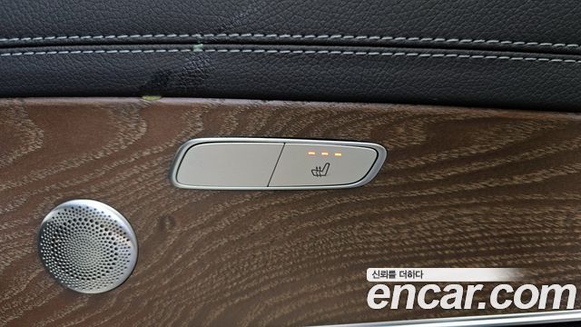Mercedes-Benz E-Class E300 4MATIC Exclusive