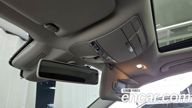 Mercedes-Benz E-Class E300 4MATIC Exclusive