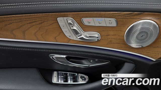 Mercedes-Benz E-Class E300 4MATIC Exclusive
