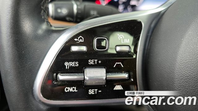Mercedes-Benz E-Class E300 4MATIC Exclusive