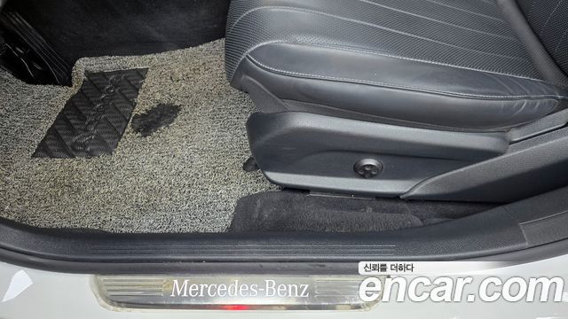 Mercedes-Benz E-Class E300 4MATIC Exclusive