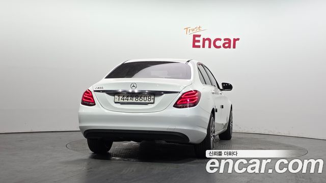 Mercedes-Benz C-Class C200