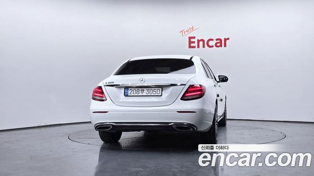 Mercedes-Benz E-Class E200 Avantgarde