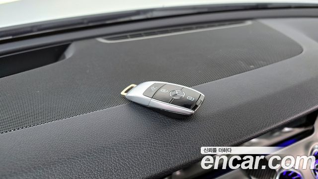 Mercedes-Benz E-Class E200 Avantgarde