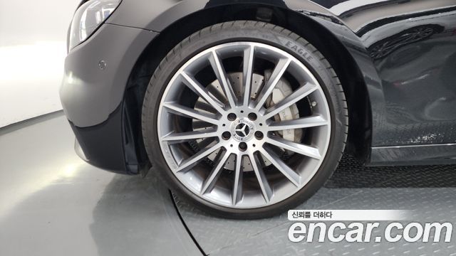 Mercedes-Benz E-Class E350 4MATIC AMG Line