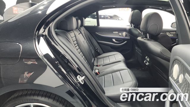 Mercedes-Benz E-Class E350 4MATIC AMG Line