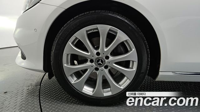Mercedes-Benz E-Class E220d 4MATIC Exclusive