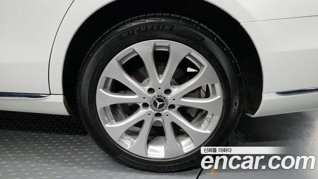 Mercedes-Benz E-Class E220d 4MATIC Exclusive