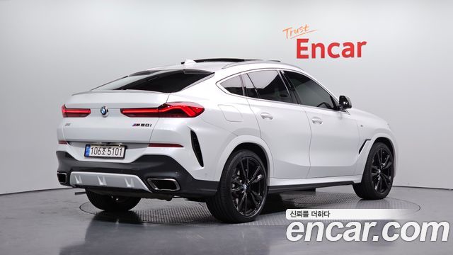 BMW X6 M50i