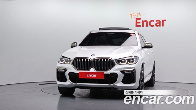 BMW X6 M50i