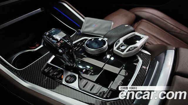 BMW X6 M50i