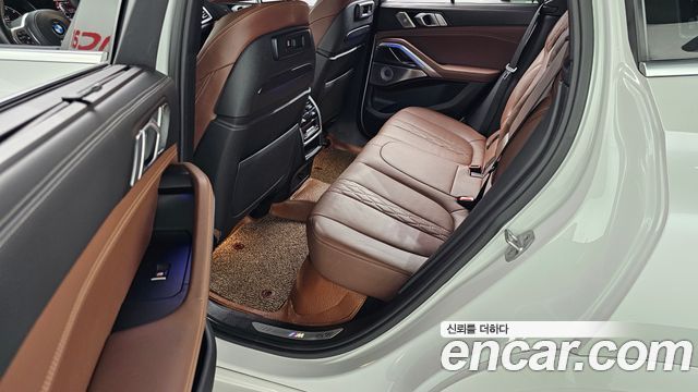BMW X6 M50i