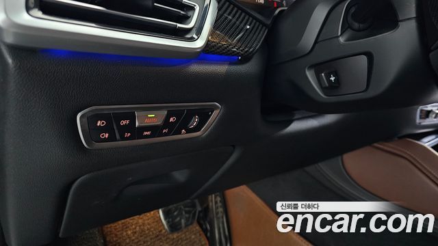 BMW X6 M50i