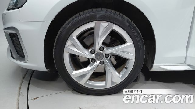 Audi A4 40 TFSI Premium