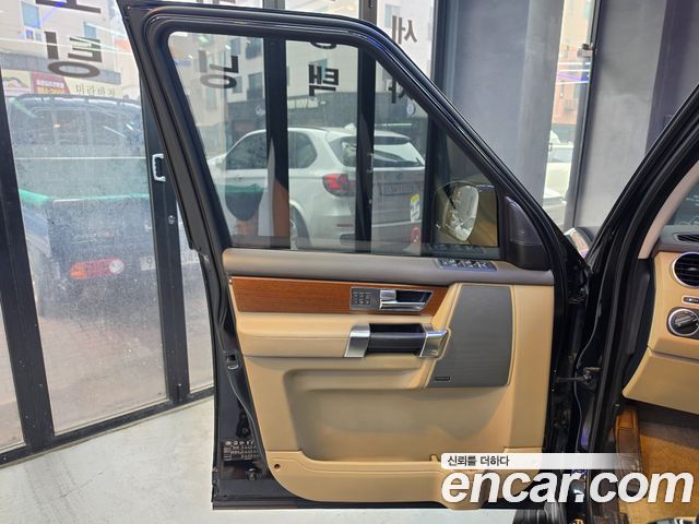 Land Rover Discovery 3.0 SDV6 SE