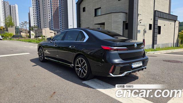 BMW 7-Series 740i sDrive M Sport