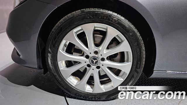 Mercedes-Benz E-Class E220d Exclusive