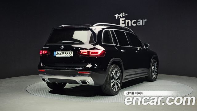 Mercedes-Benz GLB-Class GLB220