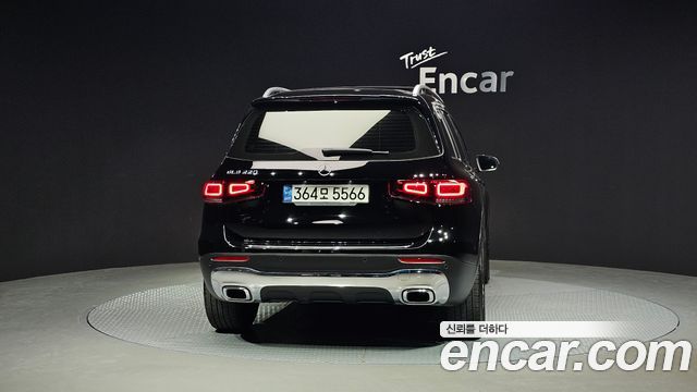 Mercedes-Benz GLB-Class GLB220
