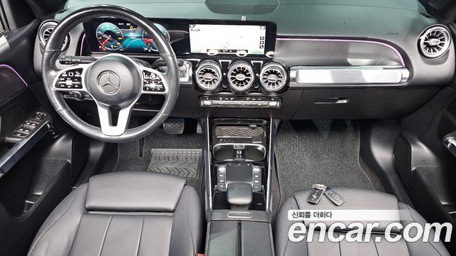 Mercedes-Benz GLB-Class GLB220