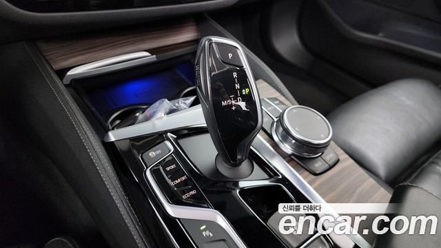 BMW 5-Series 530i xDrive M Sport Package Plus