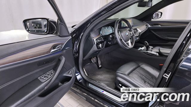 BMW 5-Series 530i xDrive M Sport Package Plus