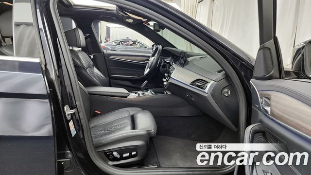 BMW 5-Series 530i xDrive M Sport Package Plus