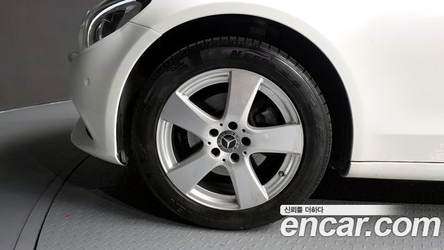 Mercedes-Benz C-Class C200