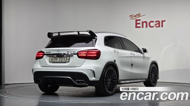 Mercedes-Benz GLA-Class GLA45 AMG 4MATIC