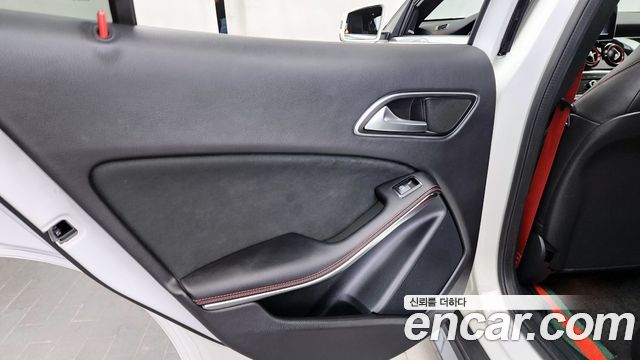 Mercedes-Benz GLA-Class GLA45 AMG 4MATIC