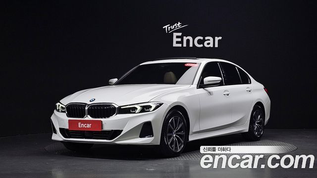 BMW 3-Series 320i
