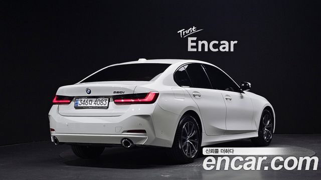 BMW 3-Series 320i