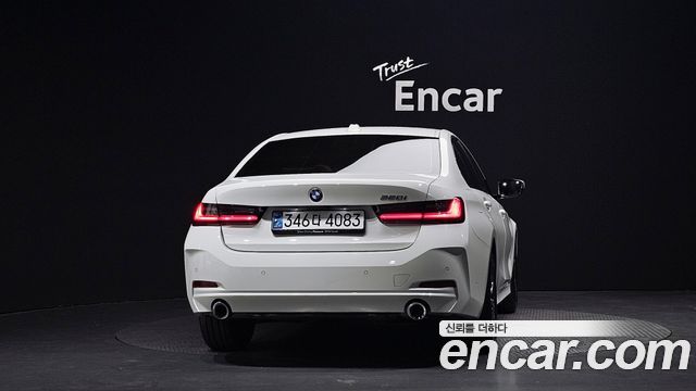 BMW 3-Series 320i