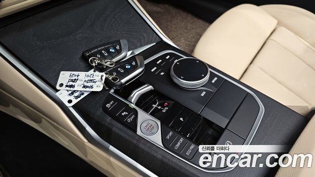BMW 3-Series 320i