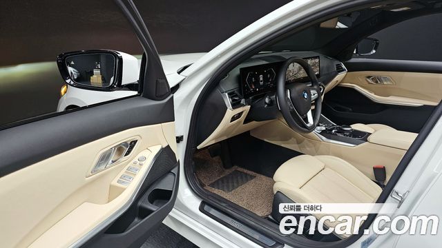 BMW 3-Series 320i