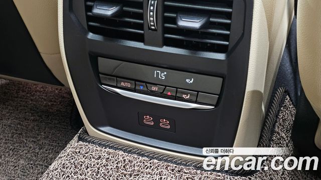 BMW 3-Series 320i