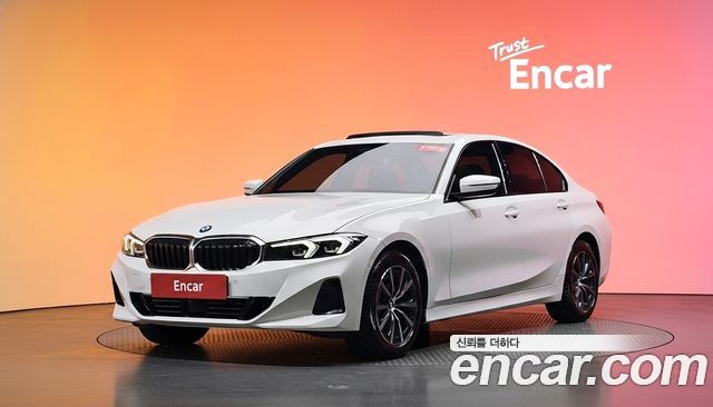 BMW 3-Series 320i