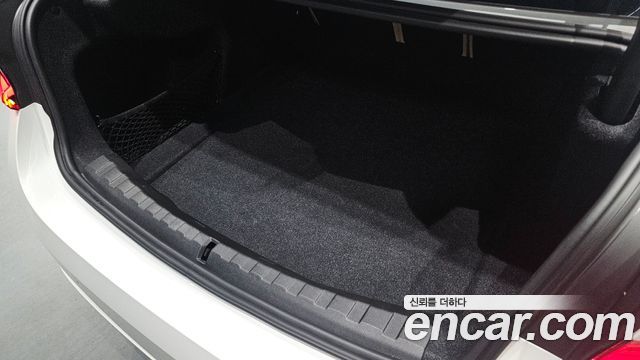 BMW 3-Series 320i