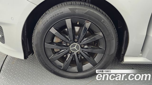 Mercedes-Benz B-Class B200 d