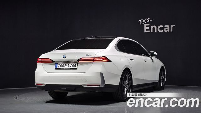 BMW 5-Series 520i