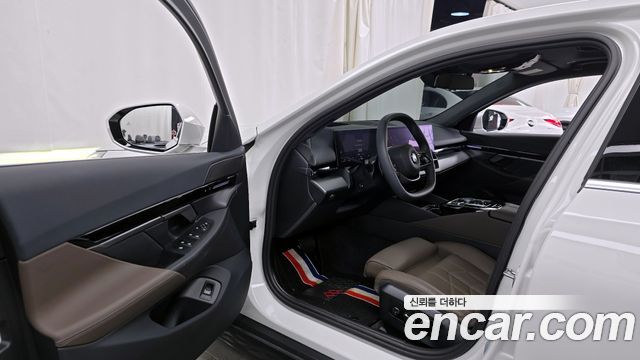 BMW 5-Series 520i