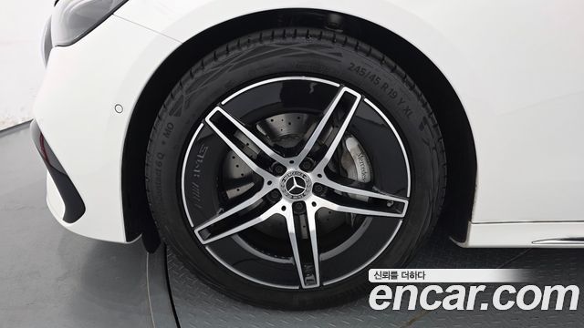 Mercedes-Benz E-Class E200 AMG Line