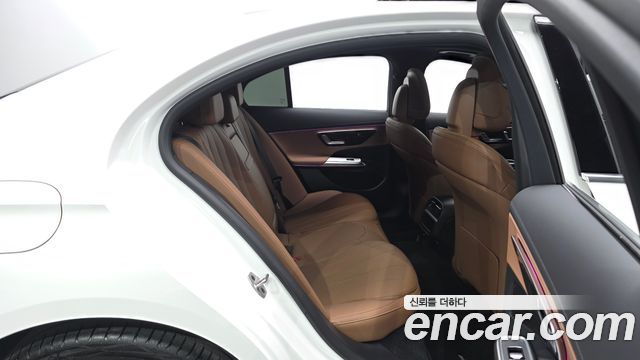 Mercedes-Benz E-Class E200 AMG Line
