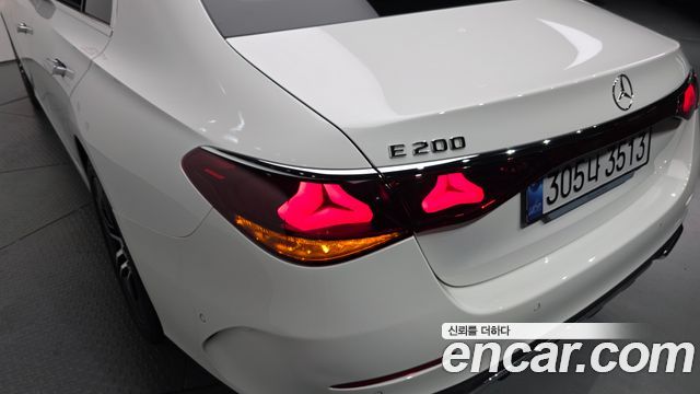 Mercedes-Benz E-Class E200 AMG Line